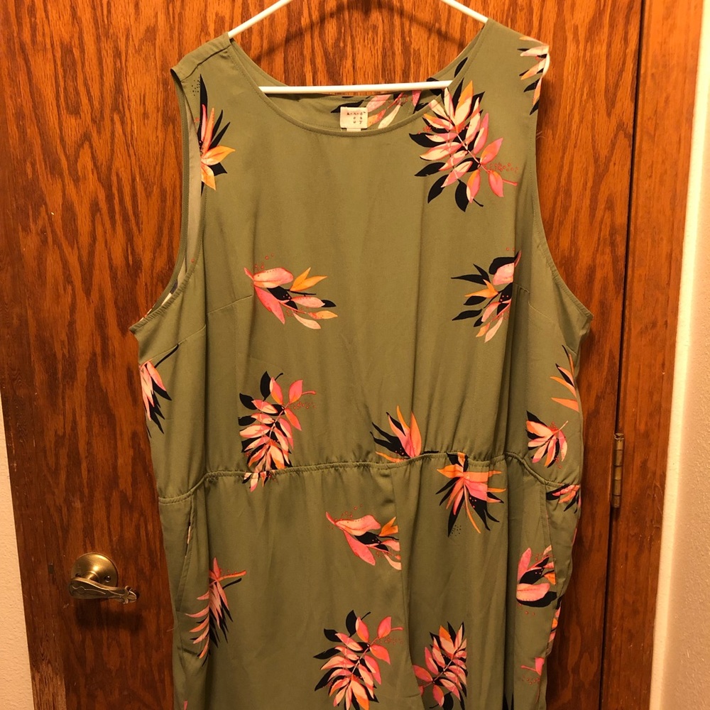 Green shorts romper with keyhole peekaboo back